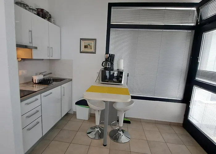 Adriatic Малинска